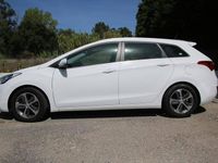 Usado Hyundai i30 Comfort 110 HP (80 kW) 2015 Branco Carrinha