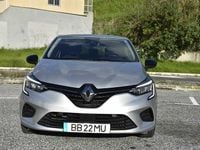 Usado Renault Clio V 91 HP (66 kW) 2023 Cinzento Citadino