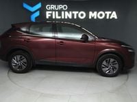 Usado Nissan Qashqai Acenta 140 HP (102 kW) 2024 Vermelho SUV