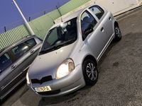 usado Toyota Yaris ano 2000