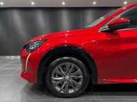 Usado Peugeot e-208 100 kW (136 HP) 2020 Vermelho Citadino