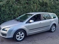 Usado Ford Focus 90 HP (66 kW) 2007 Cinzento Carrinha