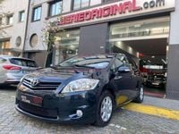 Usado Toyota Auris 90 HP (66 kW) 2012 Preto