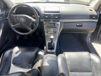 usado Toyota Avensis 2.2 D4D Sol