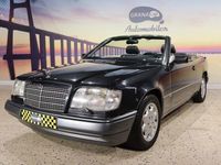 Usado Mercedes E220 150 HP (110 kW) 1993 Cinza Cabrios