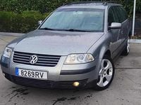 Usado VW Passat 131 HP (96 kW) 2001 Cinzento Carrinha
