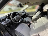 Usado Renault Clio V 91 HP (66 kW) 2024 Cinzento Citadino