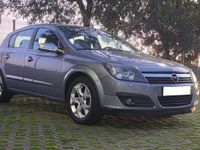 Usado Opel Astra Enjoy 90 HP (66 kW) 2006 Cinza Citadino