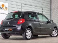 Usado Renault Clio II 75 HP (55 kW) 2006 Preto