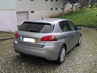 Usado Peugeot 308 100 HP (73 kW) 2017 Cinzento Sedan