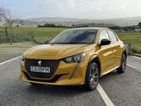 Usado Peugeot e-208 Allure 100 kW (136 HP) 2022 Citadino