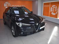 Usado Alfa Romeo Stelvio Super 210 HP (154 kW) 2018 Preto SUV