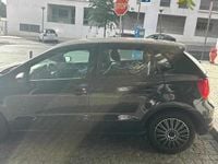 Usado VW Polo 75 HP (55 kW) 2014 Cinzento Citadino