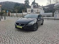 Usado Volvo V40 152 HP (111 kW) 2019 Preto