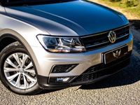 Usado VW Tiguan Trendline 115 HP (84 kW) 2018 Cinza SUV