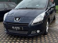 Usado Peugeot 5008 Allure 115 HP (84 kW) 2016 Sedan