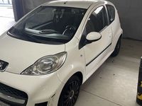 usado Peugeot 107 Hatchback