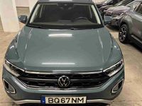 Usado VW T-Roc 110 HP (80 kW) 2025 Azul SUV
