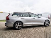 Usado Volvo V60 Momentum 392 HP (288 kW) 2020 Cinzento Carrinha