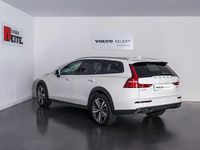 Usado Volvo V60 CC Pro 197 HP (144 kW) 2022 Branco gelo  614 Carrinha