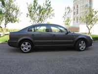 Usado Skoda Superb 131 HP (96 kW) 2005 Cinzento Sedan