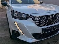 Usado Peugeot e-2008 Active 98 kW (134 HP) 2022 Branco SUV