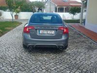 usado Volvo S60 D4 R-Design com 190cv. Modelo exclusivo.