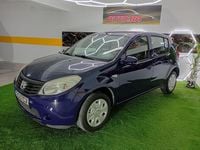 Usado Dacia Sandero 74 HP (54 kW) 2011 Azul