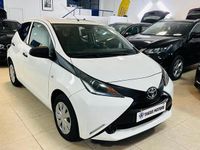 Usado Toyota Aygo 69 HP (50 kW) 2017 Branco Citadino