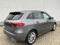 Usado Mercedes B200 163 HP (119 kW) 2019 Cinzento Monovolume