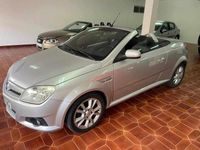 Usado Opel Tigra 90 HP (66 kW) 2006 Cinzento Cabrios