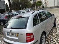 Usado Skoda Fabia 75 HP (55 kW) 2006 Sedan