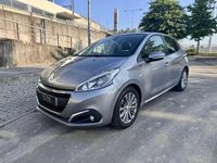Usado Peugeot 208 Signature Sky 82 HP (60 kW) 2019 Cinza Citadino
