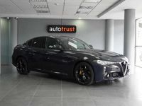 Usado Alfa Romeo Giulia 150 HP (110 kW) 2017 Cinzento Sedan