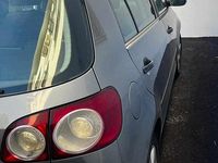 Usado VW Golf IV 105 HP (77 kW) 2005 Cinzento Carrinha