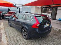 Usado Volvo V60 Summum 181 HP (133 kW) 2014 Preto Carrinha