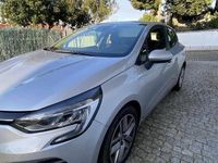 Usado Renault Clio IV 101 HP (74 kW) 2019 Cinzento Citadino