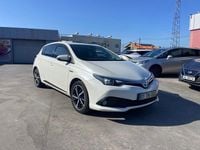 Usado Toyota Auris Hybrid Comfort 136 HP (100 kW) 2017 Branco