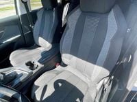 Usado Peugeot 3008 120 HP (88 kW) 2018 Cinzento SUV