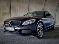 Usado Mercedes C220 Avantgarde 170 HP (125 kW) 2018 Azul escuro Sedan