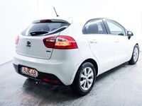 Usado Kia Rio 75 HP (55 kW) 2014 Branco