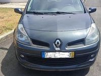 Usado Renault Clio II 75 HP (55 kW) 2007 Cinza