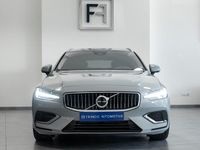 Usado Volvo V60 350 HP (257 kW) 2024 Cinzento Carrinha