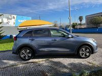 Usado Kia Niro Urban 141 HP (103 kW) 2019 Cinza SUV