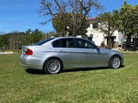 usado BMW 325 i e90 - Um Ícone de Performance e Sofisticação