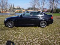 Usado BMW 318 143 HP (105 kW) 2011 Preto Sedan