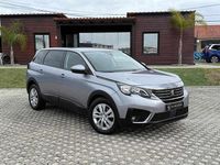 Usado Peugeot 5008 131 HP (96 kW) 2020 Cinzento Citadino