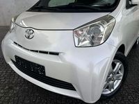 Usado Toyota iQ 68 HP (50 kW) 2011 Branco Citadino