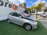 Usado Toyota Aygo 69 HP (50 kW) 2016 Cinzento Citadino
