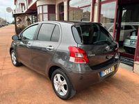 Usado Toyota Yaris 70 HP (51 kW) 2011 Antracite Citadino
